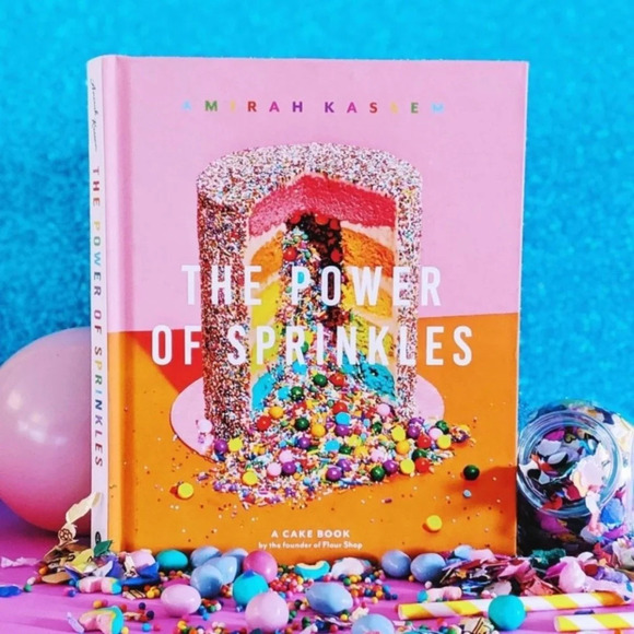 The Power of Sprinkles cake book

By Amirah Kassem 

Coffee table book - Picture 2 of 13